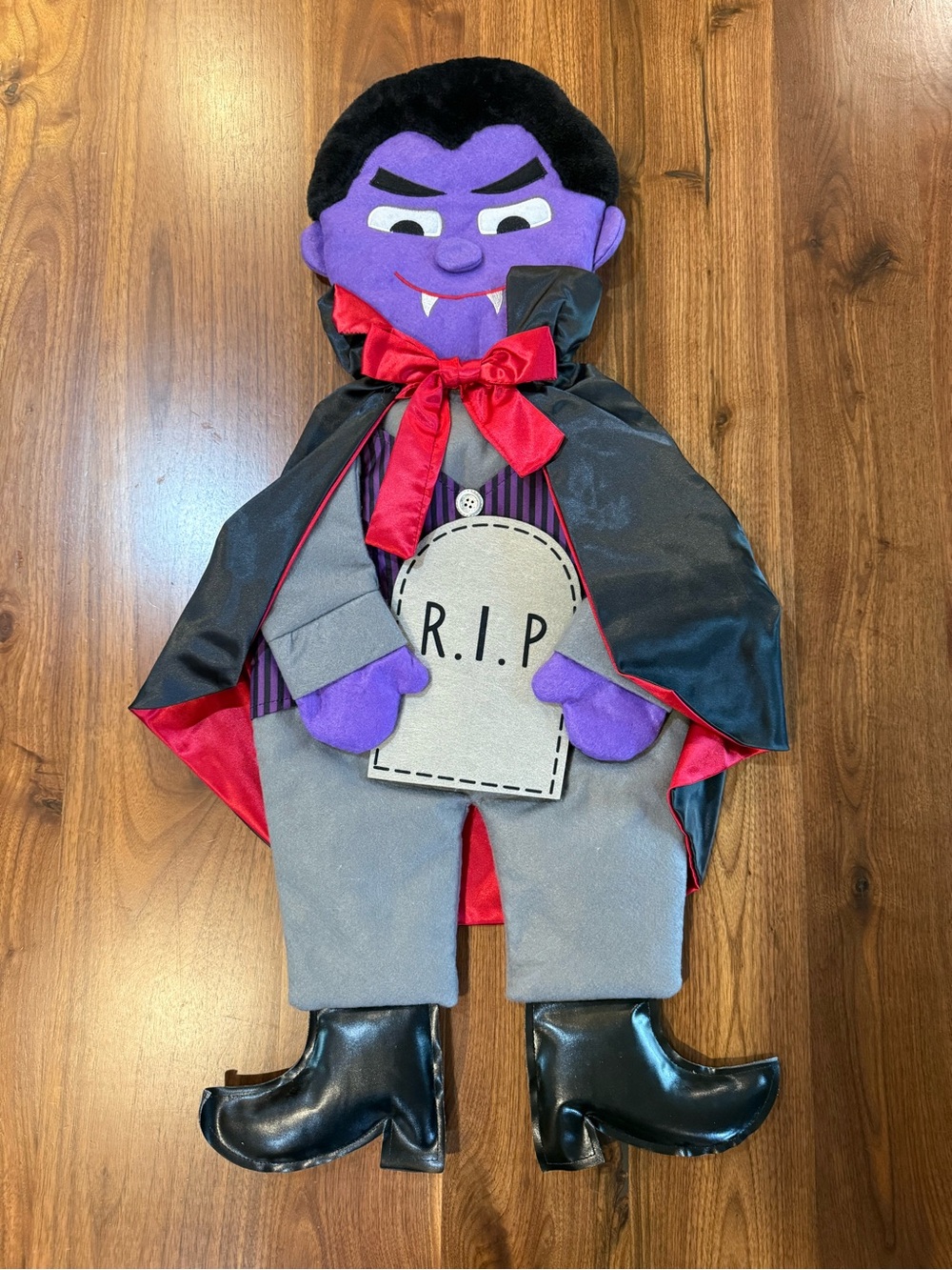 Halloween Hanging Dracula Vampire Decor w/ "R.I.P" Tombstone -EUC